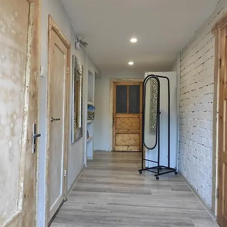 Jaukas Naktsmajas Vecpilseta * Ventspils